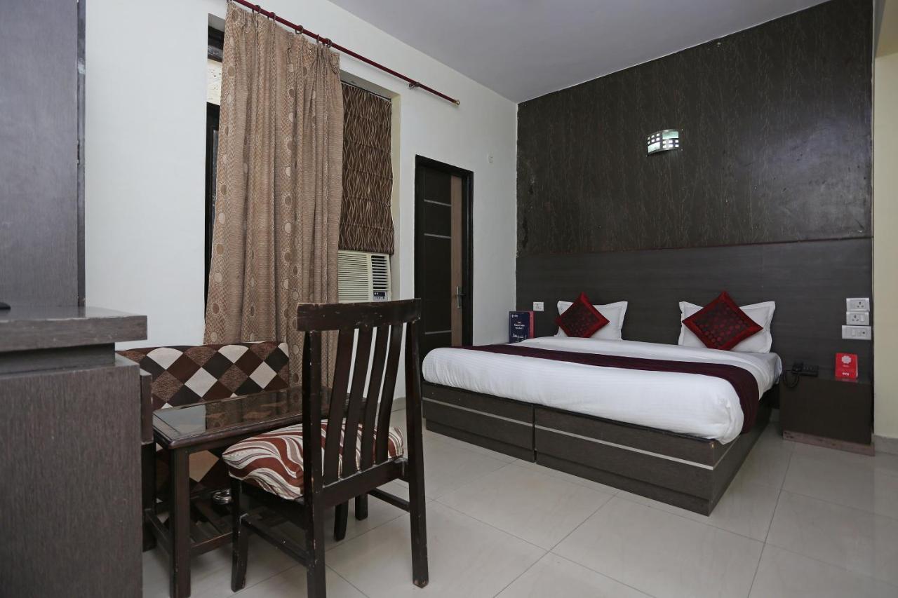 Oyo 9601 Hotel Sunshine Residency Castle Noida Exterior foto