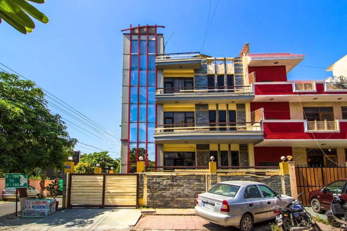 Oyo 9601 Hotel Sunshine Residency Castle Noida Exterior foto
